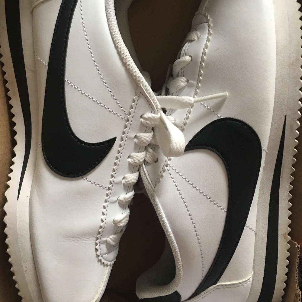 nike cortez white, black